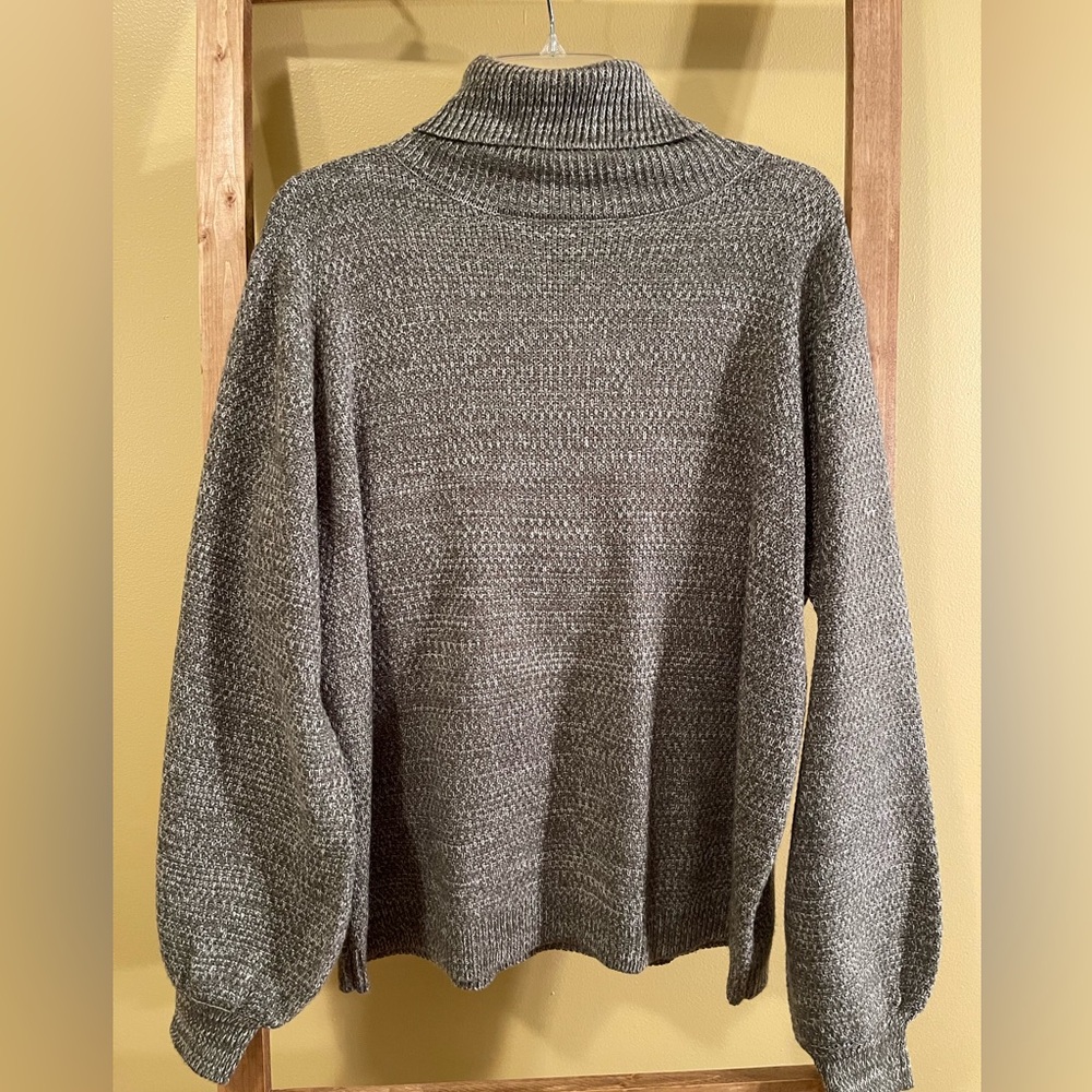 Zenana size large turtleneck sweater